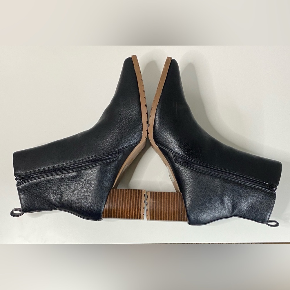 Maurices Alexa Black Pull On Lug Ankle Boot With Side Zip Size 11 Style # 155555 - Picture 5 of 8